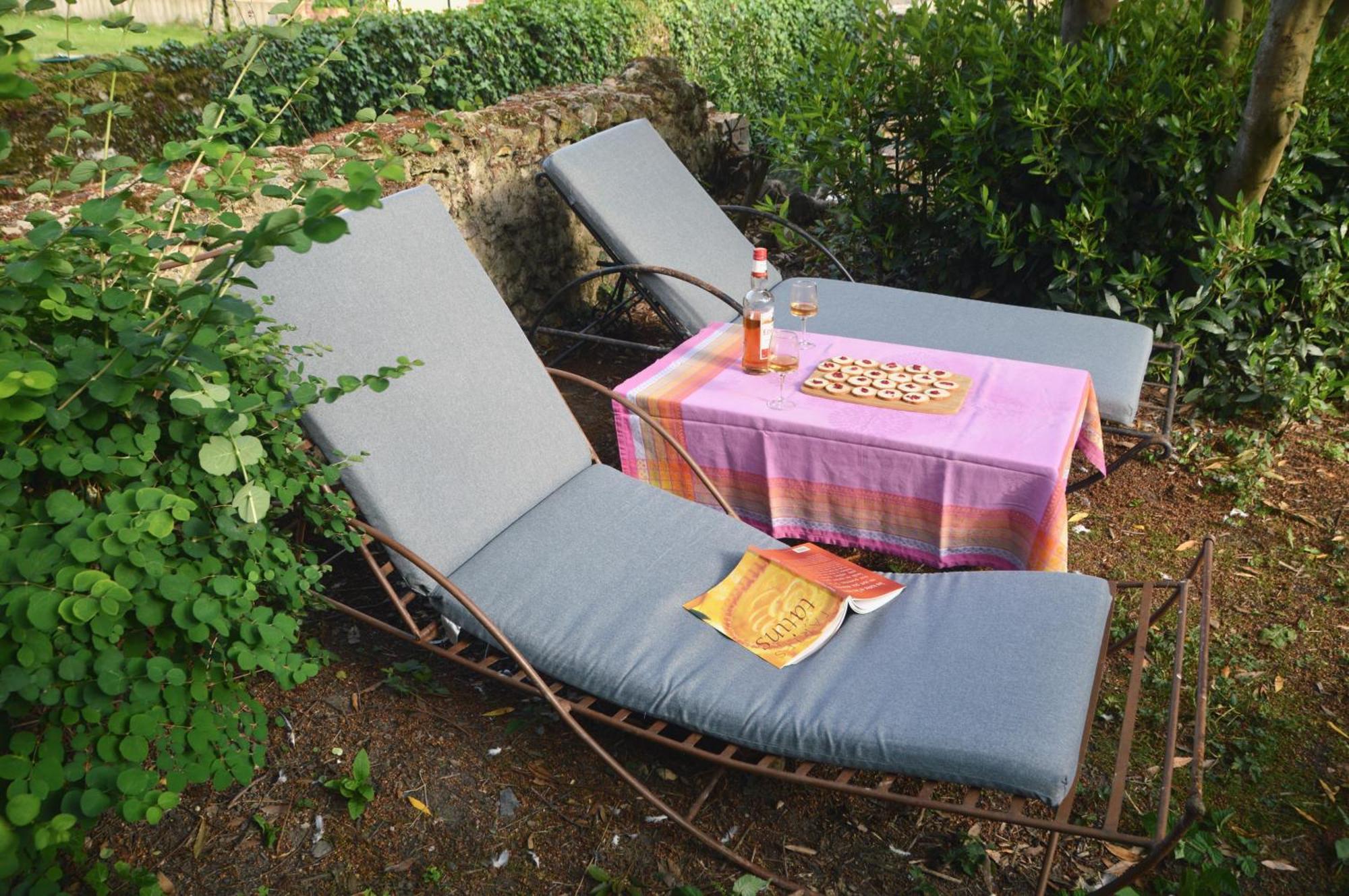 Gite De Charme En Sologne, Sejour En Famille, Jardin, Riviere, Jeux, Nature & Detente Aubigny-sur-Nere Exterior photo